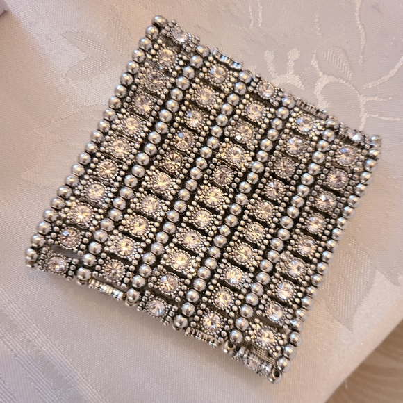 Bracelet - Picture 1 of 2